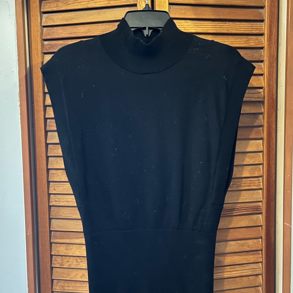 Elegant Black Sleeveless Sweater